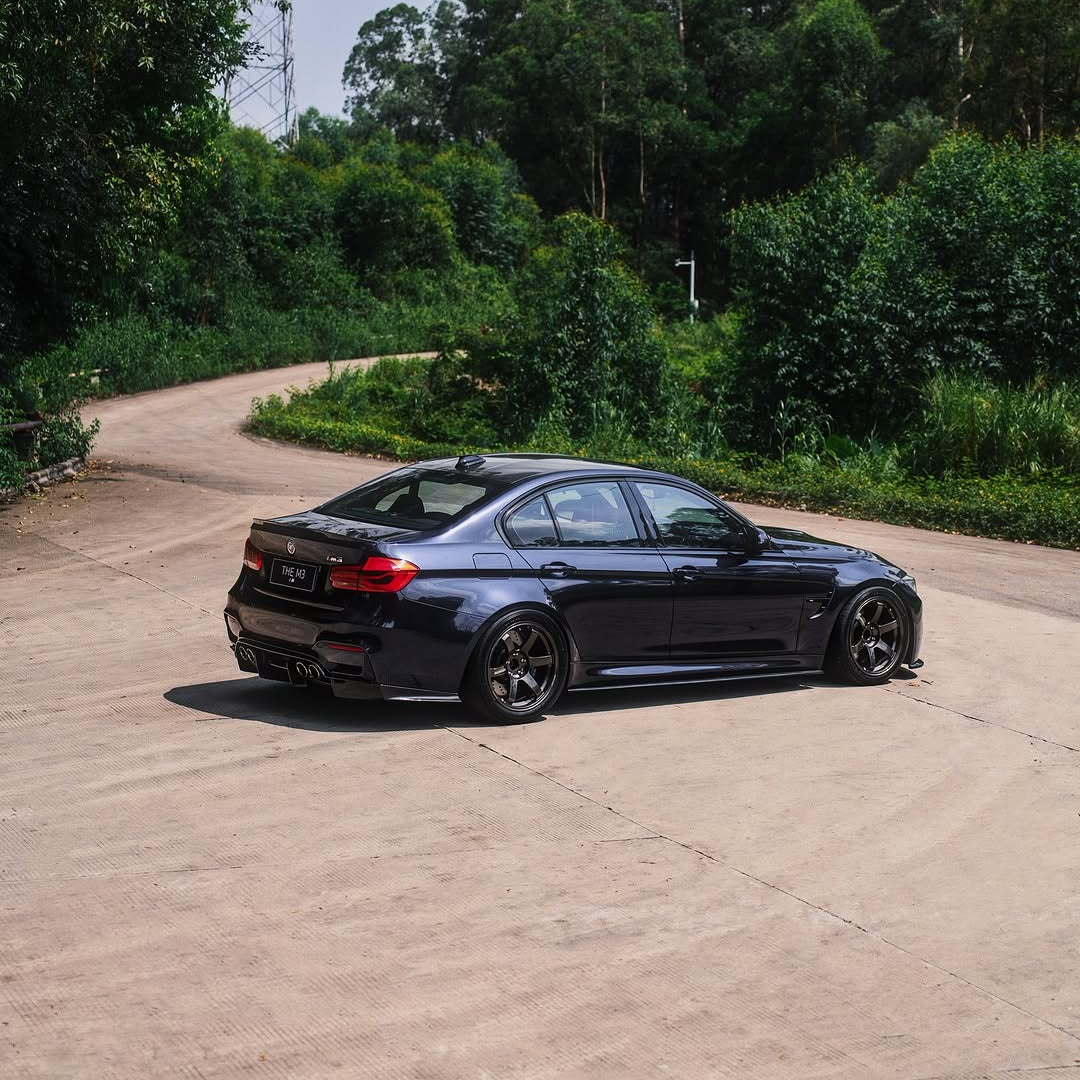 DPPF922 - Gloss Metallic Graphite Blue [WET/DRY APPLY]