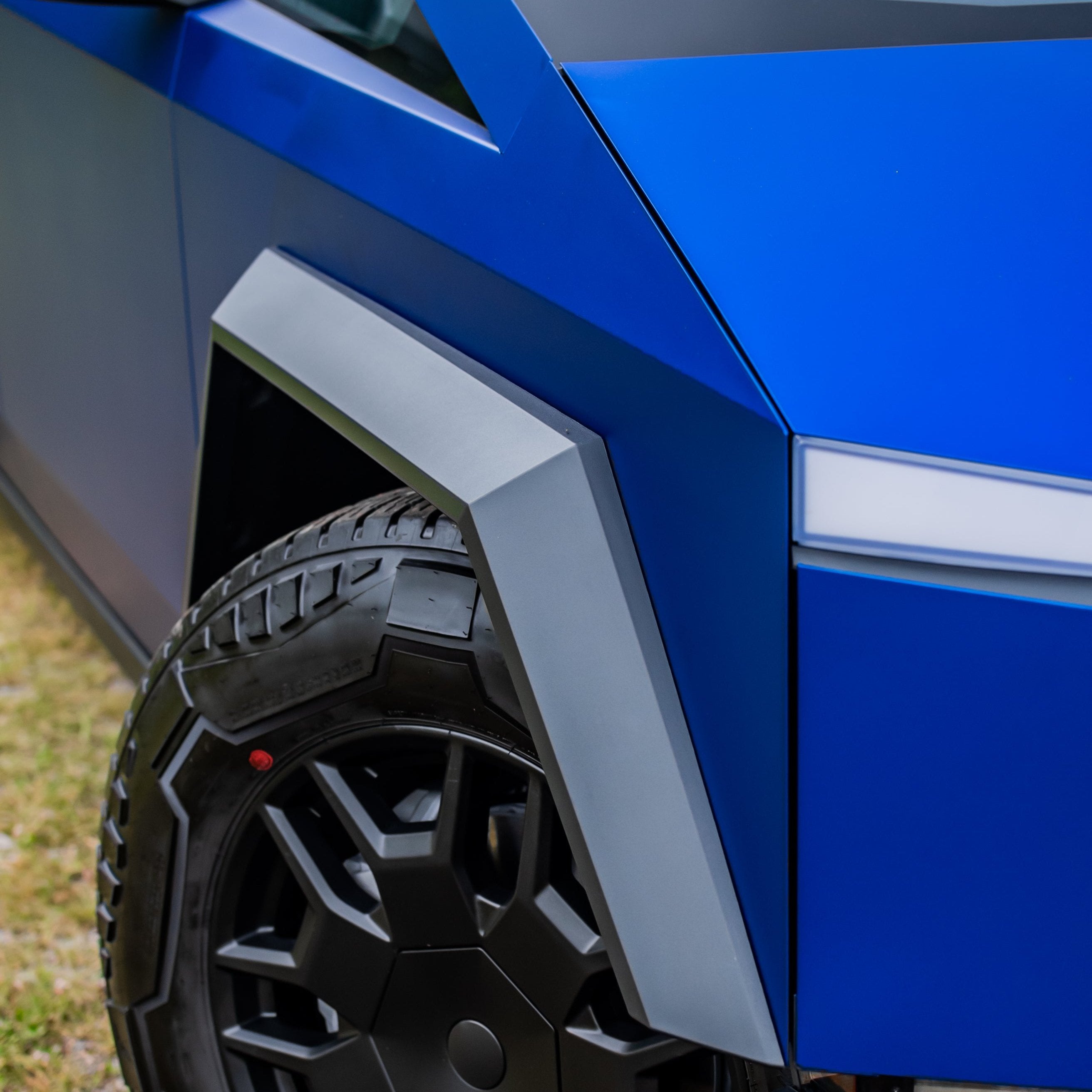 DPPF814 - Satin Liquid Metallic Azure Blue [DRY APPLY]